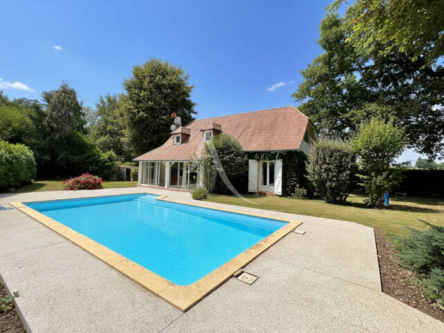 HAUT DE LESCAR - Maison 6 pièce(s) 150 m2 avec piscine garage carport terrain 1282m² — photo du bien