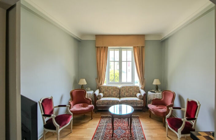 BIARRITZ - PROCHE DU CENTRE VILLE-  BEL APPARTEMENT T4 DE STYLE ART DECO AVEC GARAGE ET CAVE — photo 4