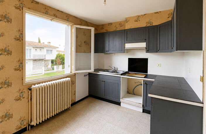 PORTET SUR GARONNE - Village - Maison de 90,8 m2  avec jardin de 476m2 , double garage et atelier — photo 5