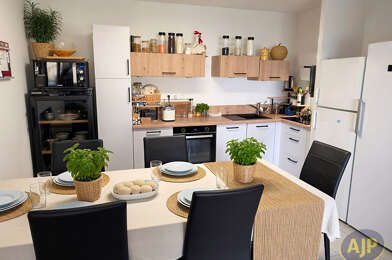Appartement 3 pièces 183900 €