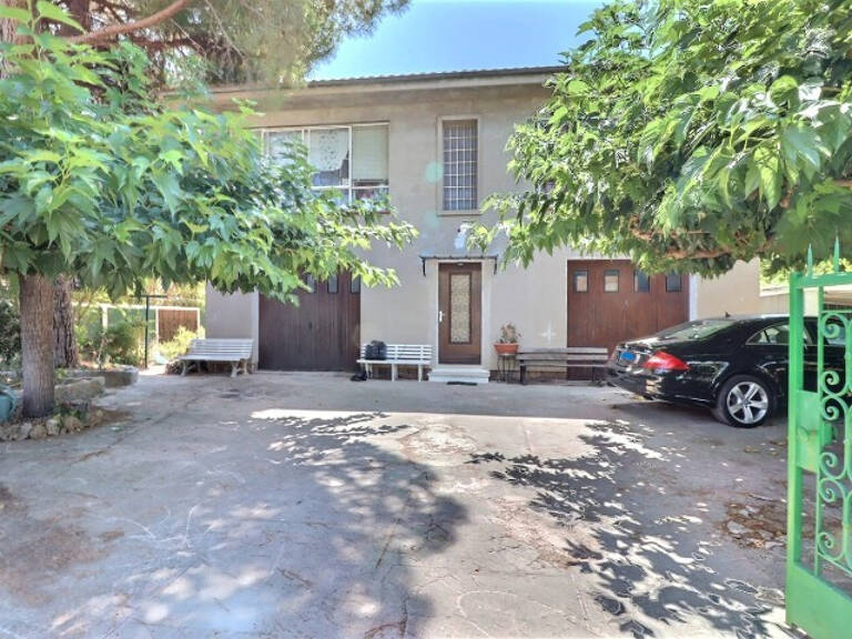 VENTE EN EXCLUSIVITE - FREJUS - RARE SUR LE SECTEUR - VILLA  AVEC DEUX APPARTEMENTS SUR TERRAIN DE 849 m2 — photo 1