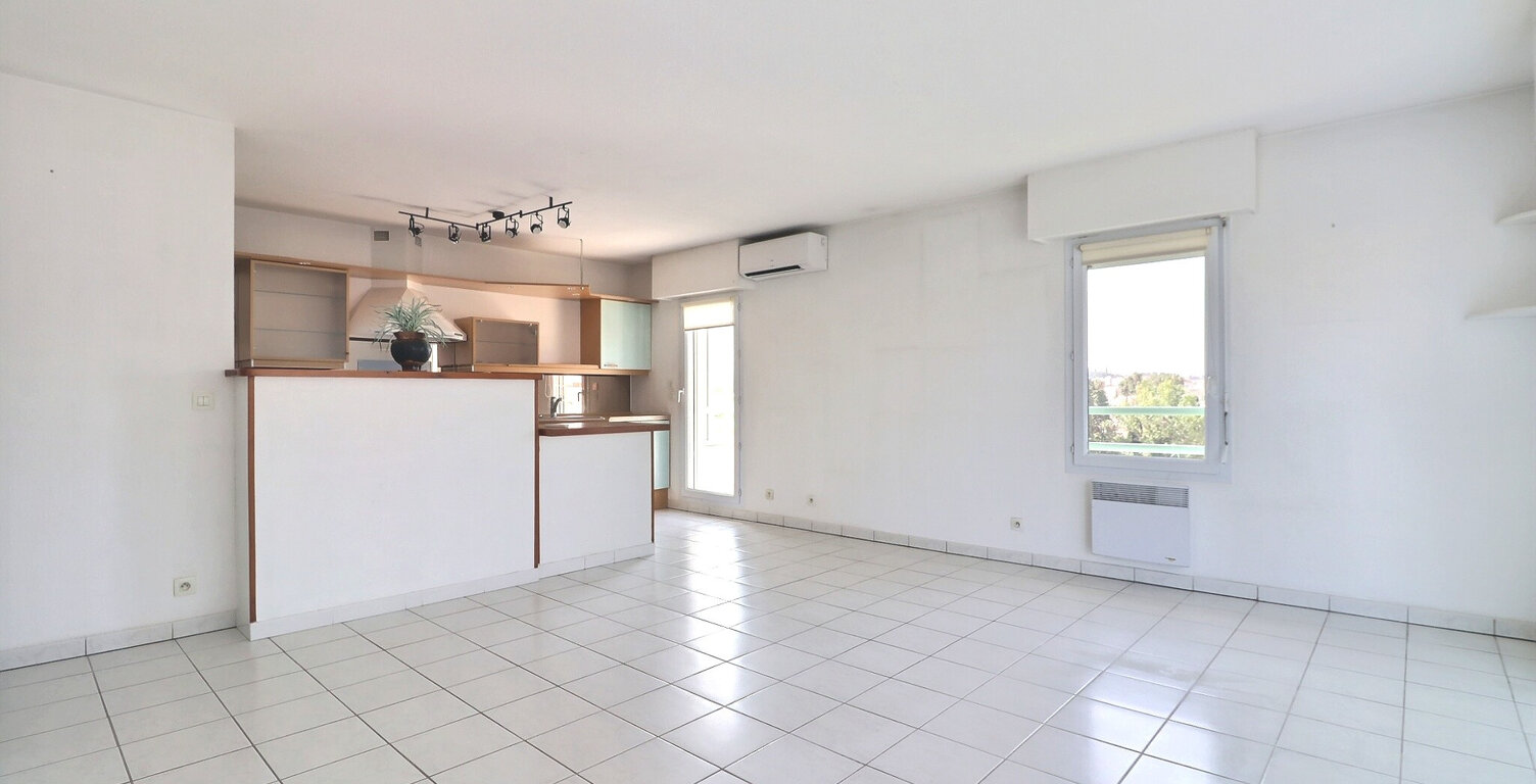 VENTE EN EXCLUSIVITE - SAINT-RAPHAËL - APPARTEMENT 4 PIECES de 84M2 EN DERNIER ETAGE AVEC GARAGE ET PARKING PR — photo 1