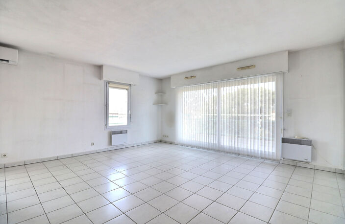 VENTE EN EXCLUSIVITE - SAINT-RAPHAËL - APPARTEMENT 4 PIECES de 84M2 EN DERNIER ETAGE AVEC GARAGE ET PARKING PR — photo 2