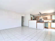 VENTE EN EXCLUSIVITE - SAINT-RAPHAËL - APPARTEMENT 4 PIECES de 84M2 EN DERNIER ETAGE AVEC GARAGE ET PARKING PR — photo 4