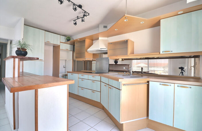 VENTE EN EXCLUSIVITE - SAINT-RAPHAËL - APPARTEMENT 4 PIECES de 84M2 EN DERNIER ETAGE AVEC GARAGE ET PARKING PR — photo 5