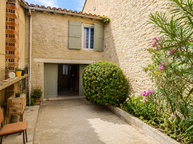 Vente Garage 74 m&sup2; — photo 1