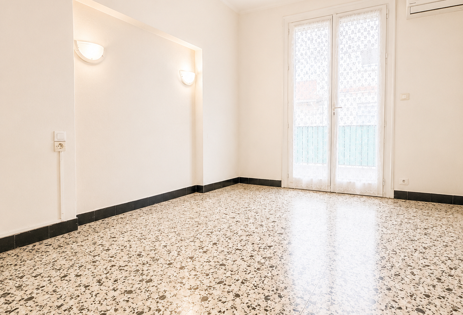 Vente Immeuble 92 m&sup2; — photo 1