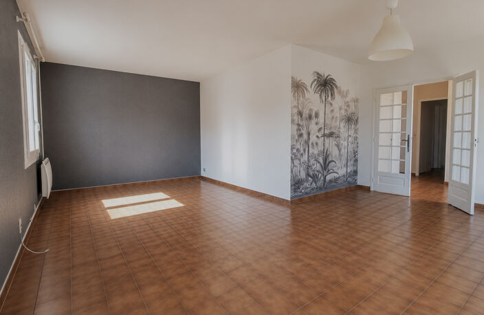 FOULAYRONNES - VILLA AVEC GARAGE ET JARDIN — photo 4
