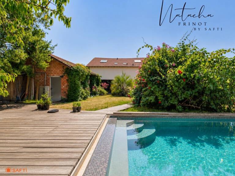 Isle Jourdain  6 ch  Piscine  Jardin Maison Prestige — photo 1