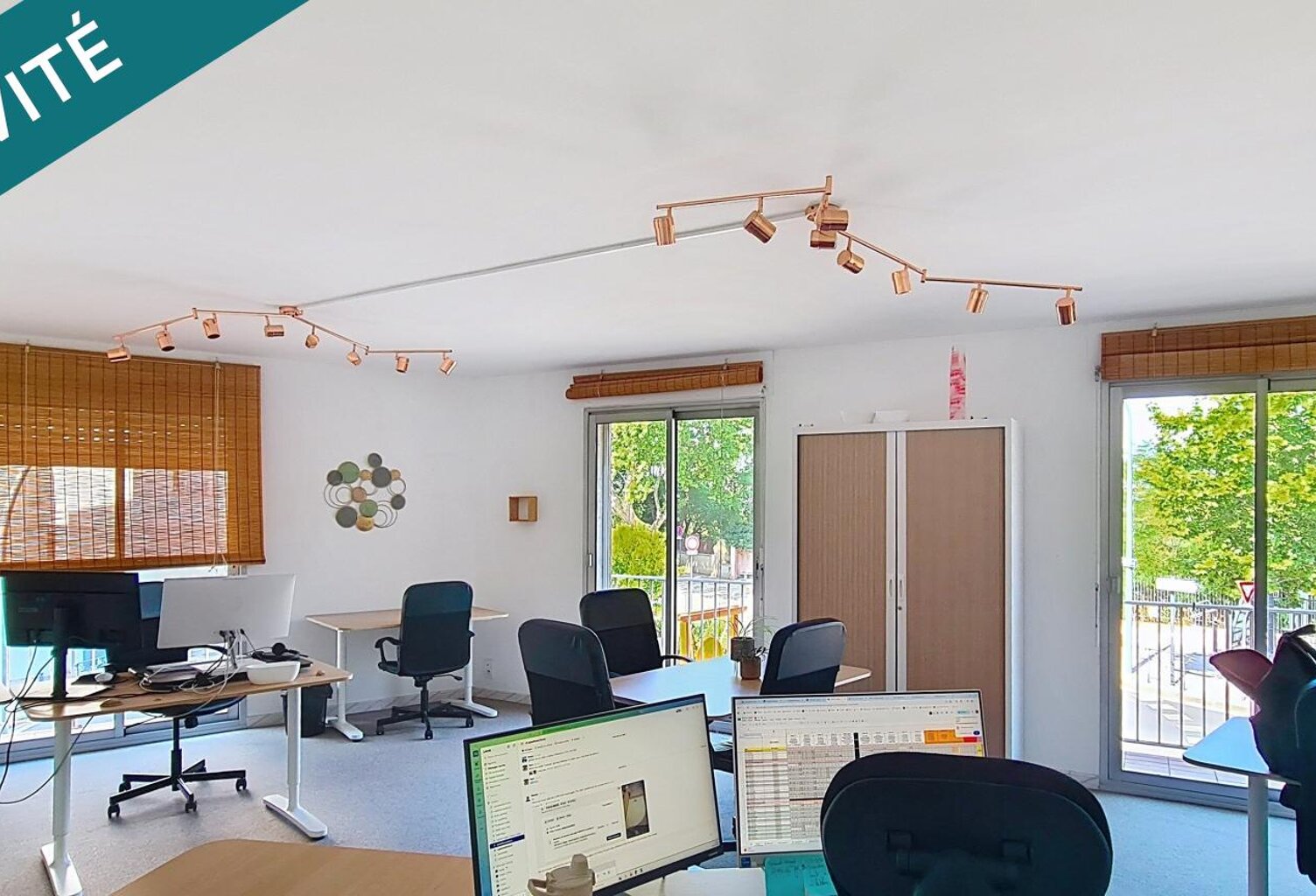 IMMEUBLE A USAGE DE BUREAUX — photo 1