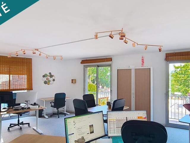 IMMEUBLE A USAGE DE BUREAUX — photo du bien