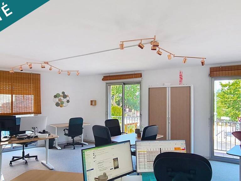 IMMEUBLE A USAGE DE BUREAUX — photo 1