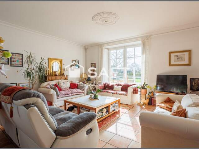 Superbe maison en pierre : centre bourg Etrelles - 228 m² - Habitation & Activité — photo du bien