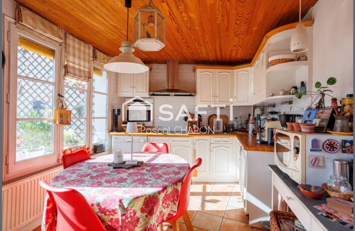 Superbe maison en pierre : centre bourg Etrelles - 228 m² - Habitation & Activité — photo 4