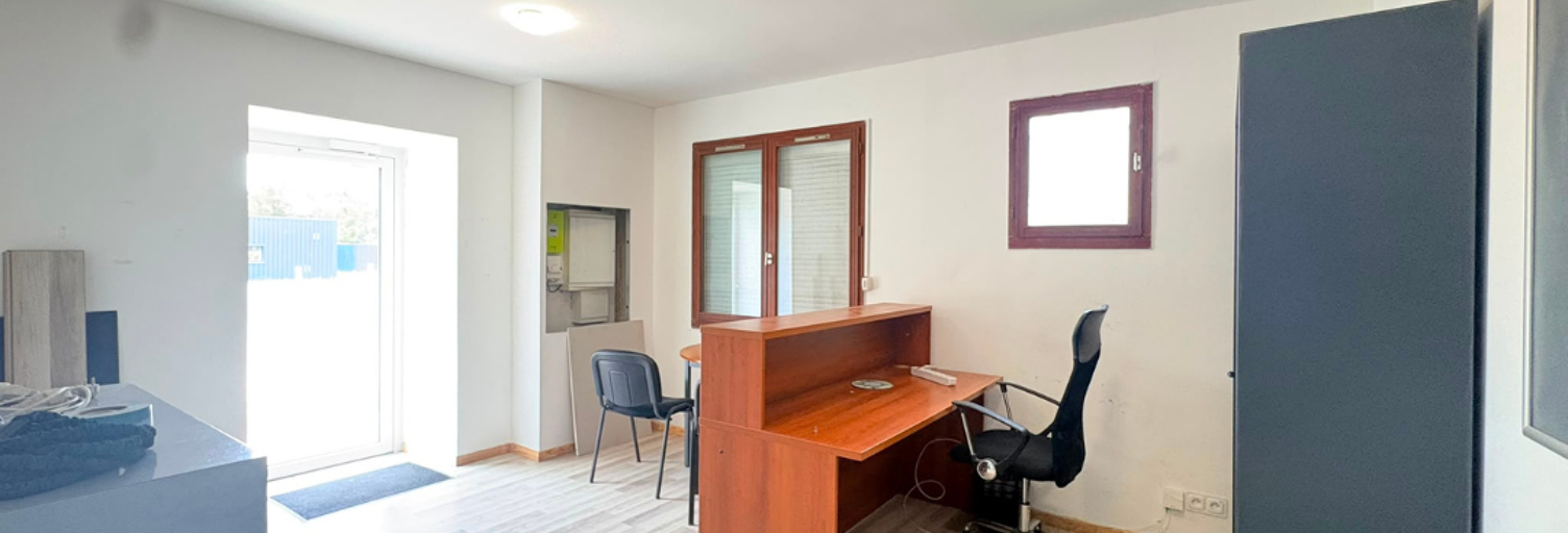 Commerce  88 m² à louer à Saint-Léonard (62360)