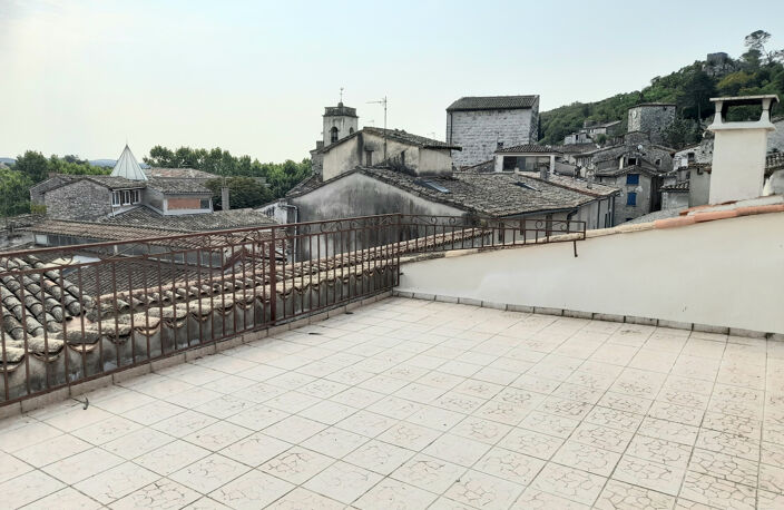 A VENDRE IMMEUBLE LOCATIF- DE 135 M2 AU COEUR DE SAUVE — photo 2