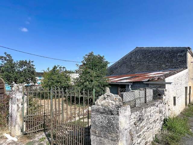 Charentaise de 5 pièces principales — photo du bien