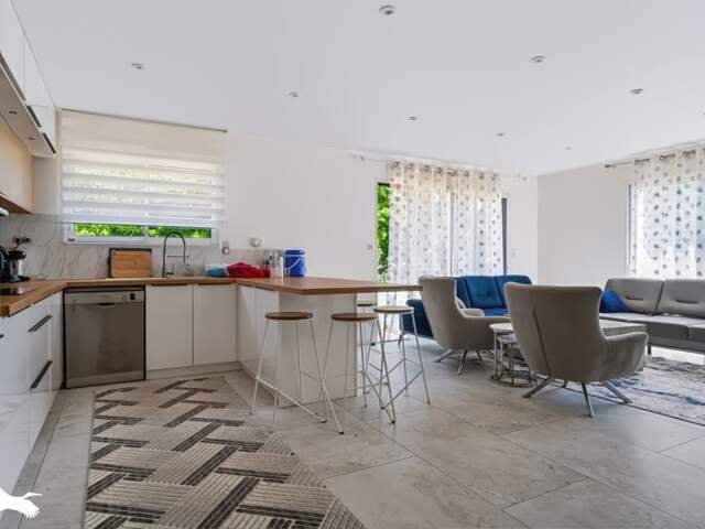 Contemporaine de 4 pièces principales — photo du bien