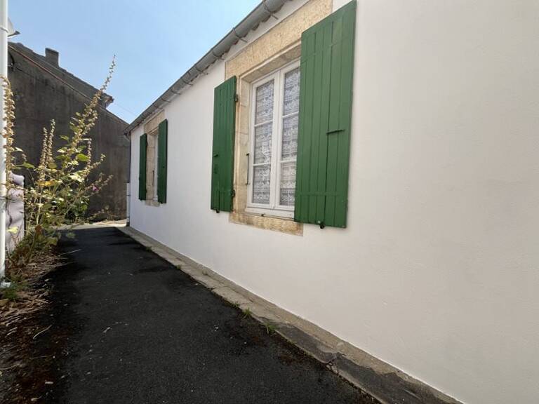 Maison en pierre de 3 pièces principales — photo 1