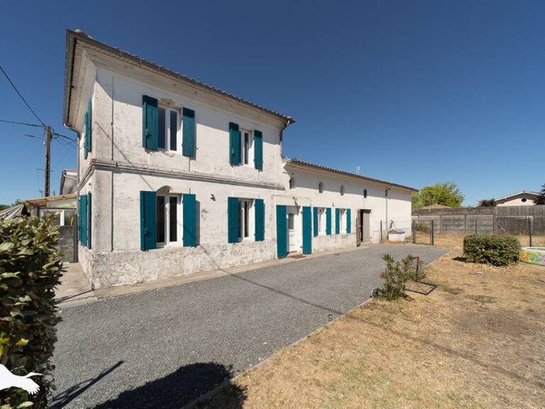 Maison en pierre de 4 pièces principales — photo 1