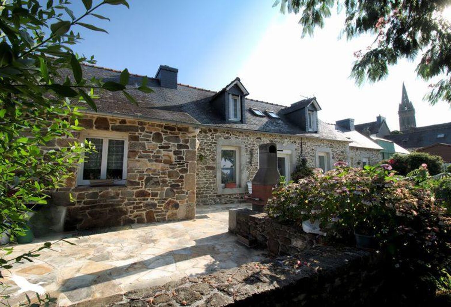 Maison en pierre de 5 pièces principales — photo 1
