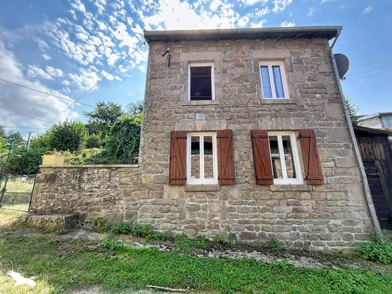 Maison en pierre de 3 pièces principales — photo 1