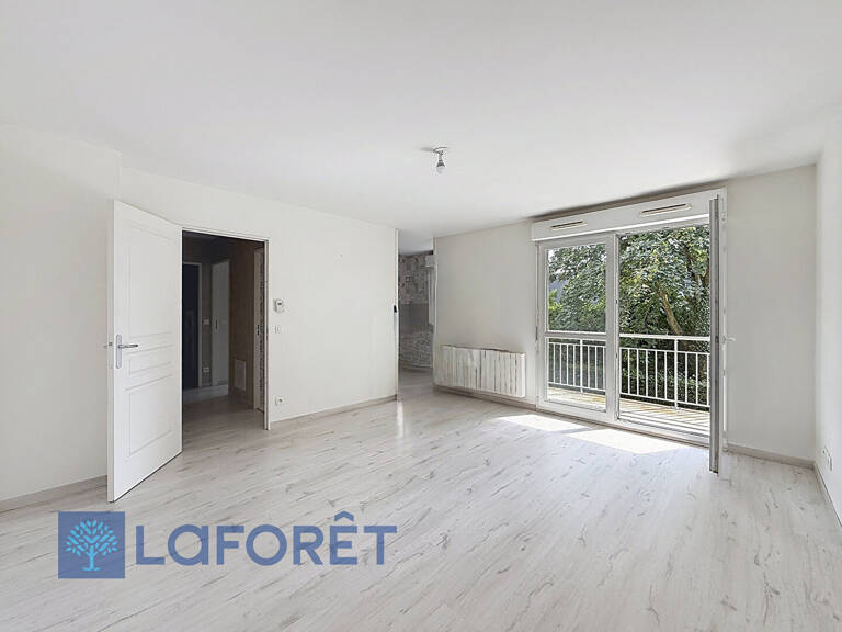 EVREUX - Appartement une chambre, place de parking et balcon — photo 1