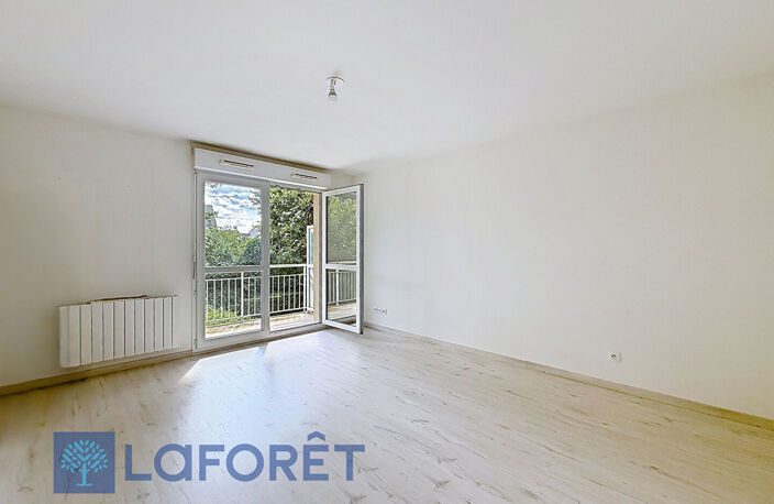 EVREUX - Appartement une chambre, place de parking et balcon — photo 2