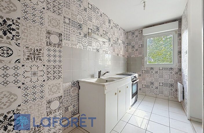 EVREUX - Appartement une chambre, place de parking et balcon — photo 3