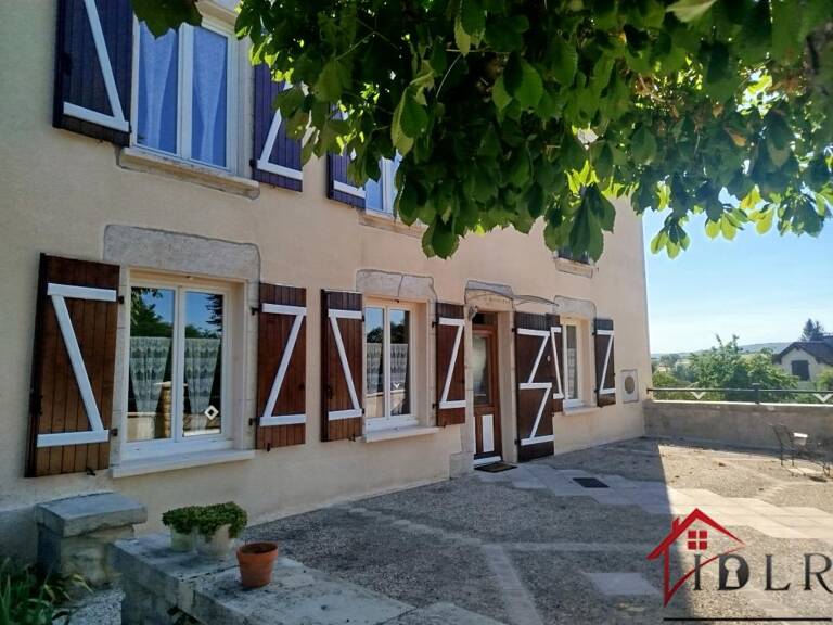 MAISON EN PIERRE SANS VIS A VIS NON MITOYENNE 220 M2 - 5 CHA — photo 1