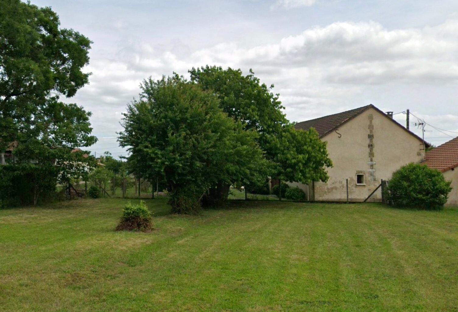Terrain à bâtir à Saint-Pierre-d'Eyraud (24130) — photo 1