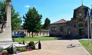 Maison 5 Pièces 145 m² à louer à Ambarès-et-Lagrave (33440)