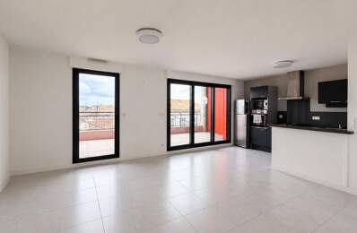 Rochefort hyper-centre ascenseur/loggia/balcon/cave — photo du bien