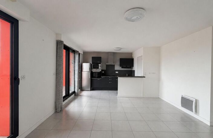 Rochefort hyper-centre ascenseur/loggia/balcon/cave — photo 3
