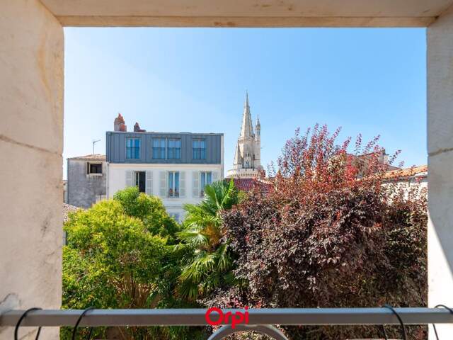 Appartement type 2 pièces à vendre à La Rochelle — photo du bien