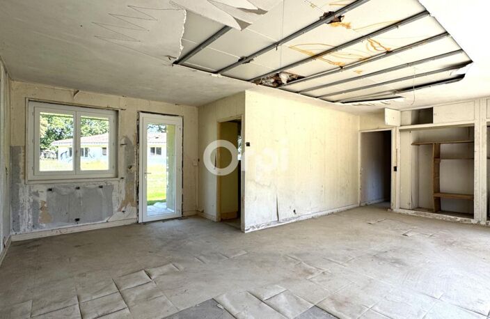 À RÉHABILITER - Maison plain-pied de 120 m² : 4 chambres + 1 bureau — photo 2