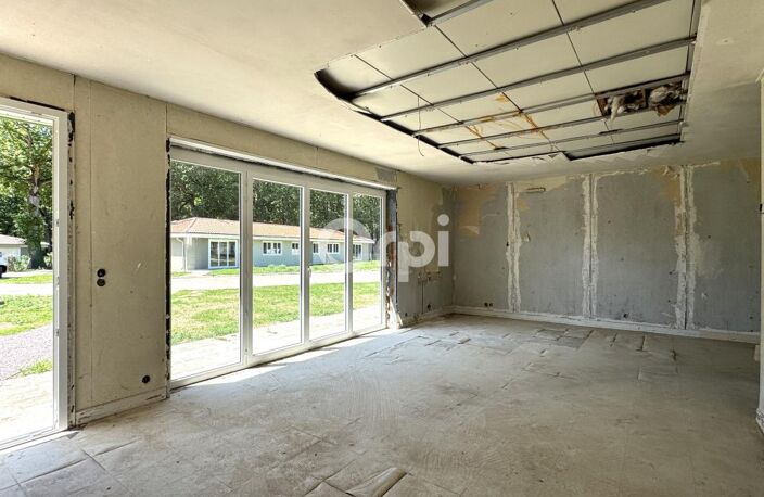 À RÉHABILITER - Maison plain-pied de 120 m² : 4 chambres + 1 bureau — photo 3