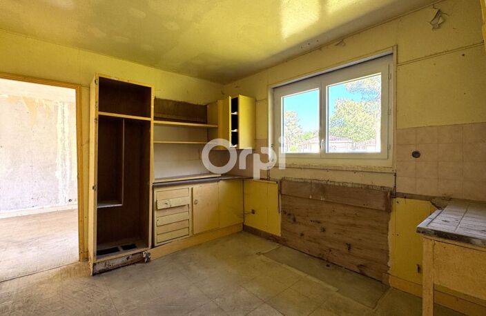 À RÉHABILITER - Maison plain-pied de 120 m² : 4 chambres + 1 bureau — photo 4