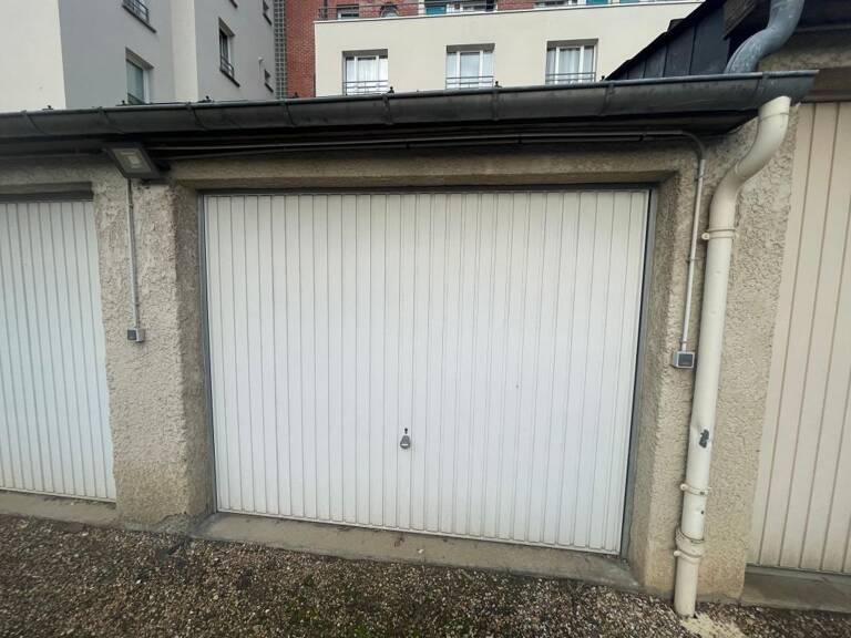 Garage Loué À Vendre — photo 1