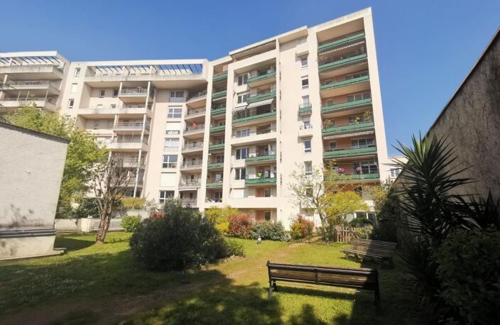 Très bel appartement T5 rénové VILLEURBANNE (69) — photo 5