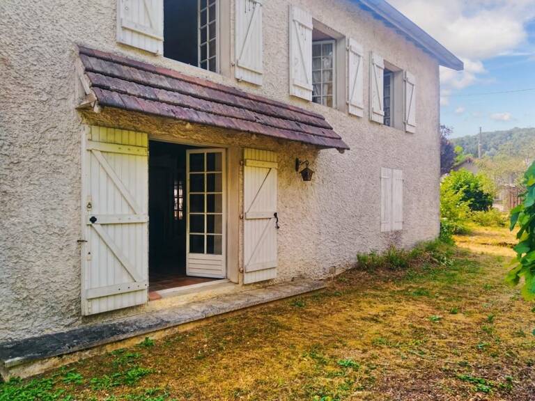 Maison avec son parc en bord de rivière — photo 1