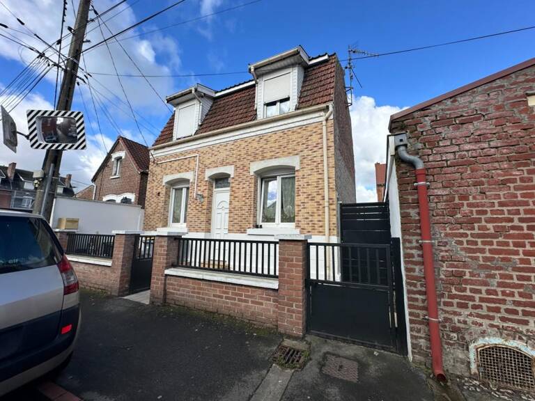 MAISON VENDUE LOUEE, 2 CHAMBRES, BUREAU, JARDIN — photo 1
