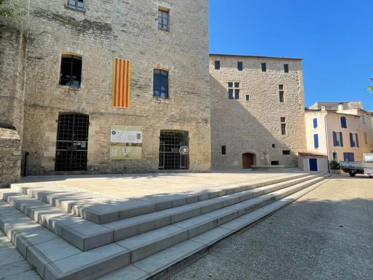 Maison de village avec terrasse à vendre 4 pièces TRETS (13) — photo 1