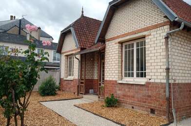 Maison 6 pièces 1350 €