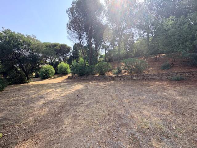 Terrain à vendre de 1 540,00 m² SAINTE MAXIME (83) — photo du bien