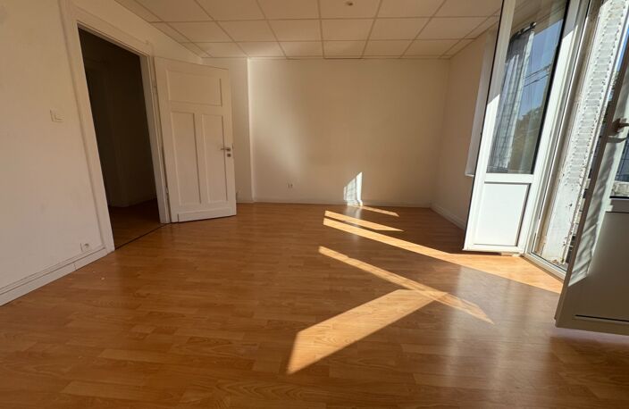 Dpt Moselle (57), à louer BOUZONVILLE appartement T4 — photo 2