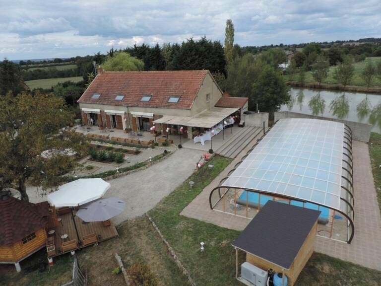 Propriété à vendre SAINT HILAIRE ( allier) comprenant une maison et un gite sur un parc de 23433 m² — photo 1
