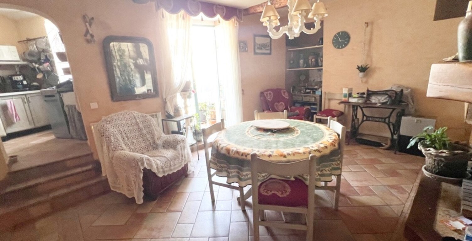 Maison à vendre à Reillanne (04110) – 152 m² – 4 chambres – Terrasse, balcon et charme provençal — photo 1