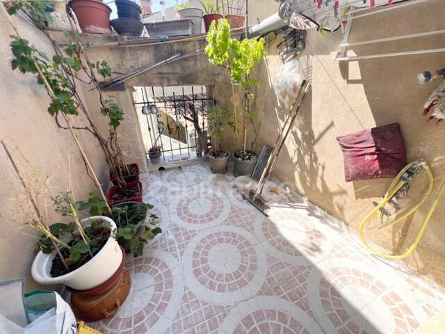Maison à vendre à Reillanne (04110) – 152 m² – 4 chambres – Terrasse, balcon et charme provençal — photo du bien