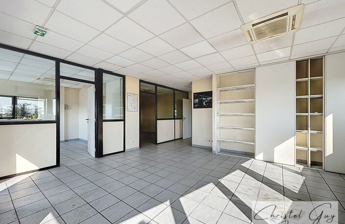 Local/bureau/Entrepôt à vendre SAINT PATERNE RACAN (37), 30 minutes de Tours — photo 3